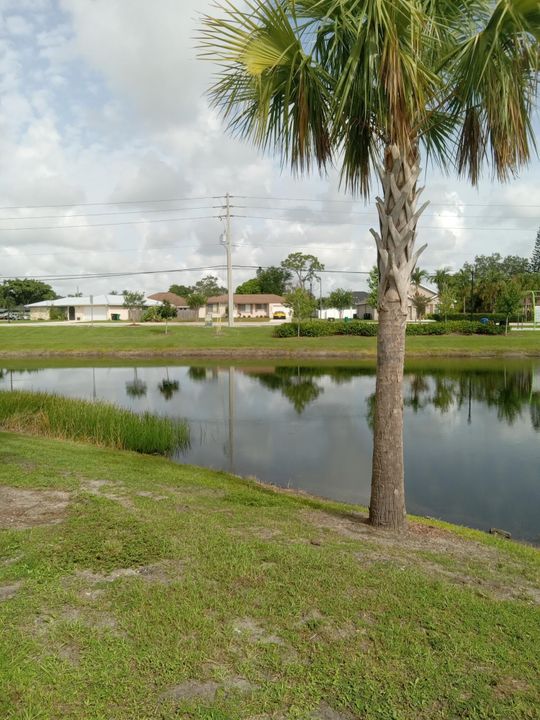 For Sale: $274,900 (2 beds, 1 baths, 1170 Square Feet)