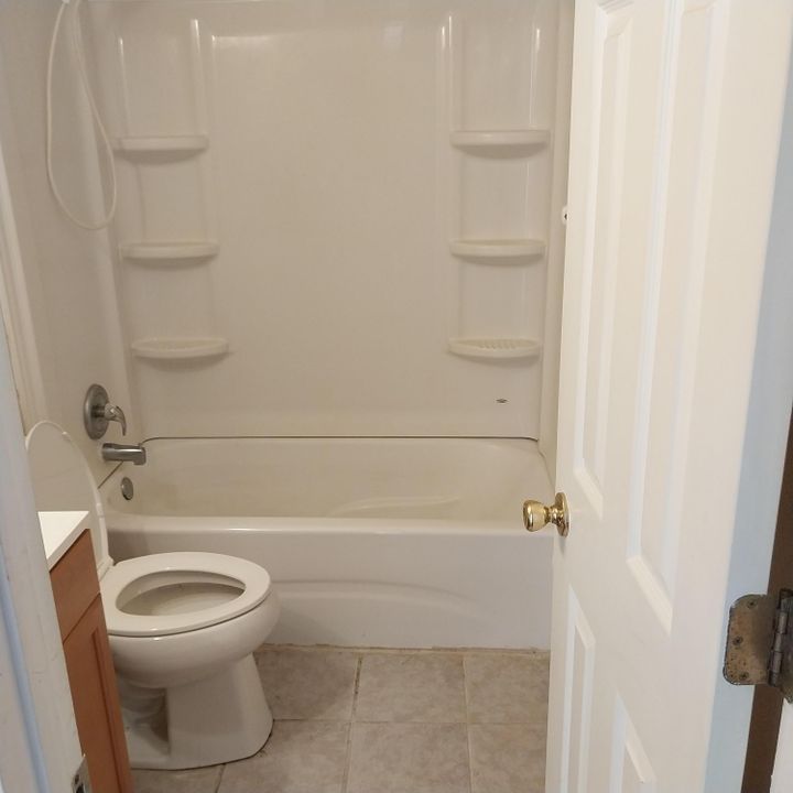 For Sale: $274,900 (2 beds, 1 baths, 1170 Square Feet)