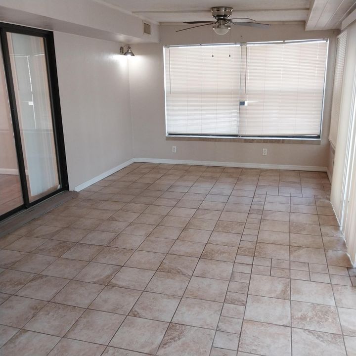 For Sale: $274,900 (2 beds, 1 baths, 1170 Square Feet)