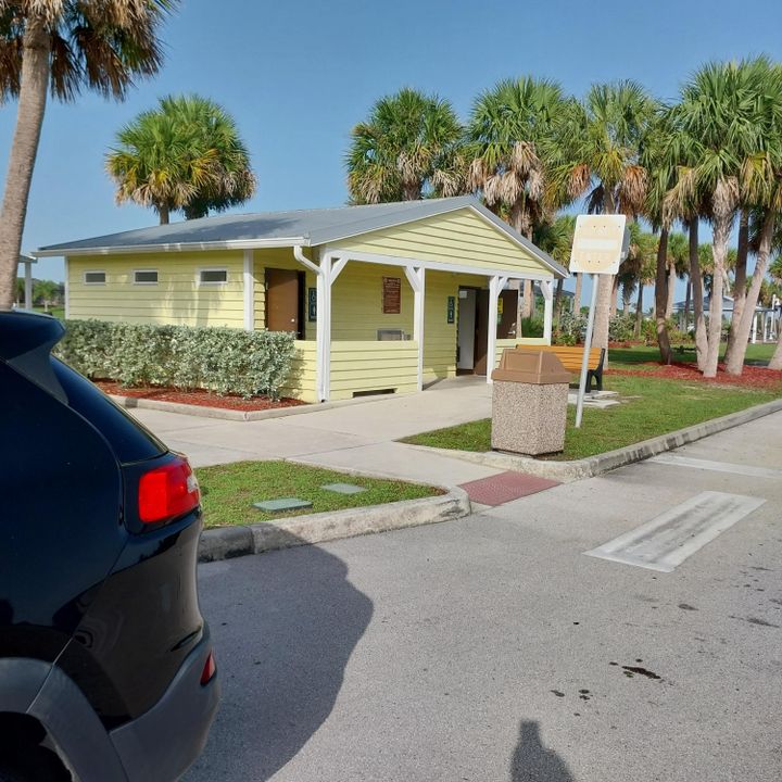 For Sale: $274,900 (2 beds, 1 baths, 1170 Square Feet)