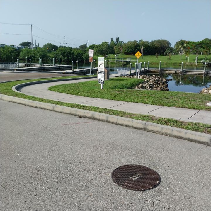 For Sale: $274,900 (2 beds, 1 baths, 1170 Square Feet)