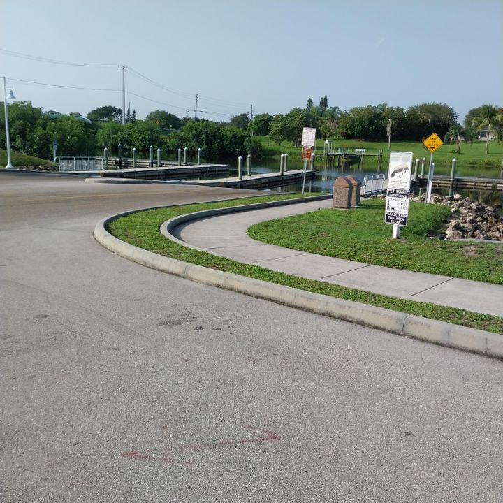 For Sale: $274,900 (2 beds, 1 baths, 1170 Square Feet)