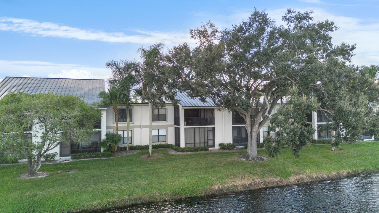 Activo con contrato: $390,000 (2 camas, 2 baños, 1300 Pies cuadrados)