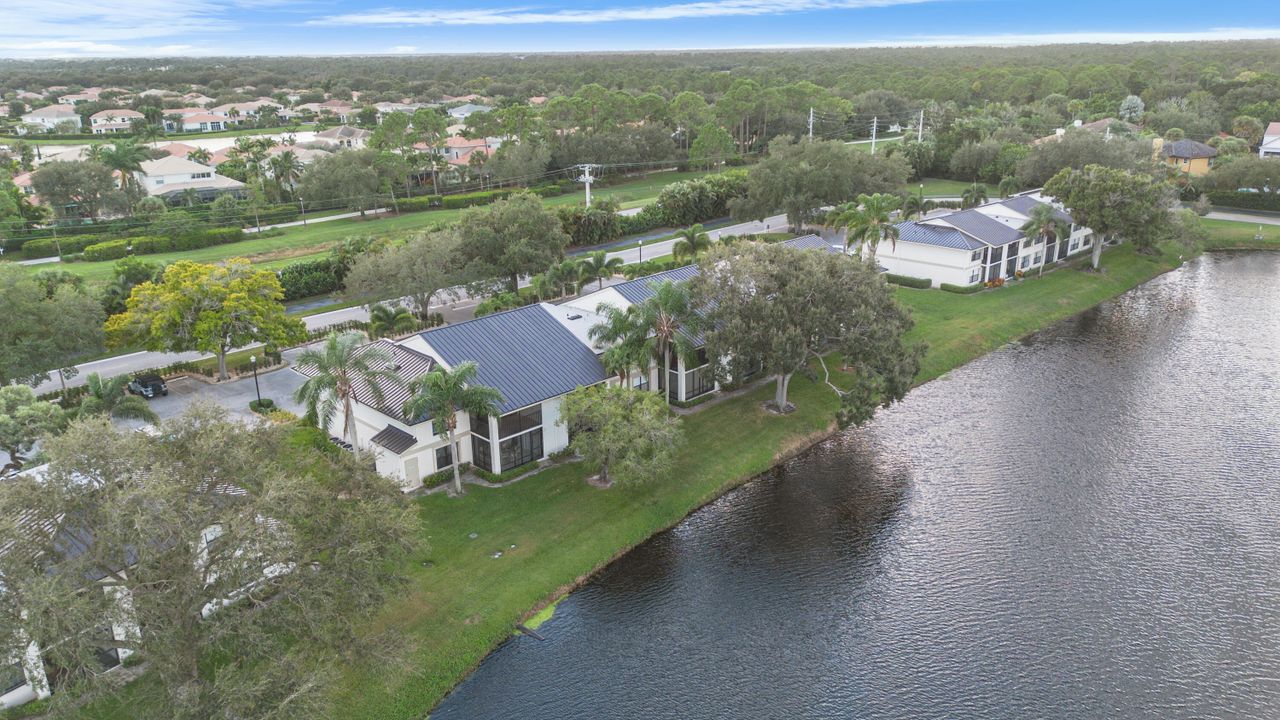 Activo con contrato: $390,000 (2 camas, 2 baños, 1300 Pies cuadrados)