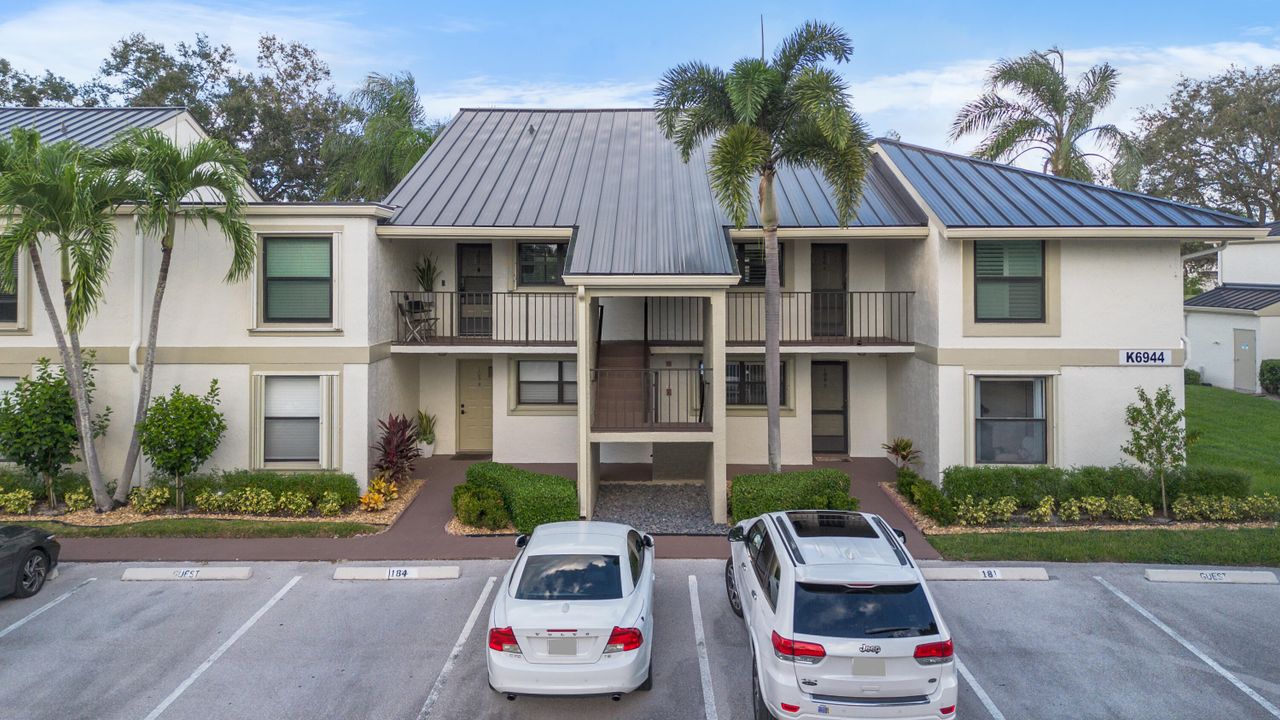 Activo con contrato: $390,000 (2 camas, 2 baños, 1300 Pies cuadrados)