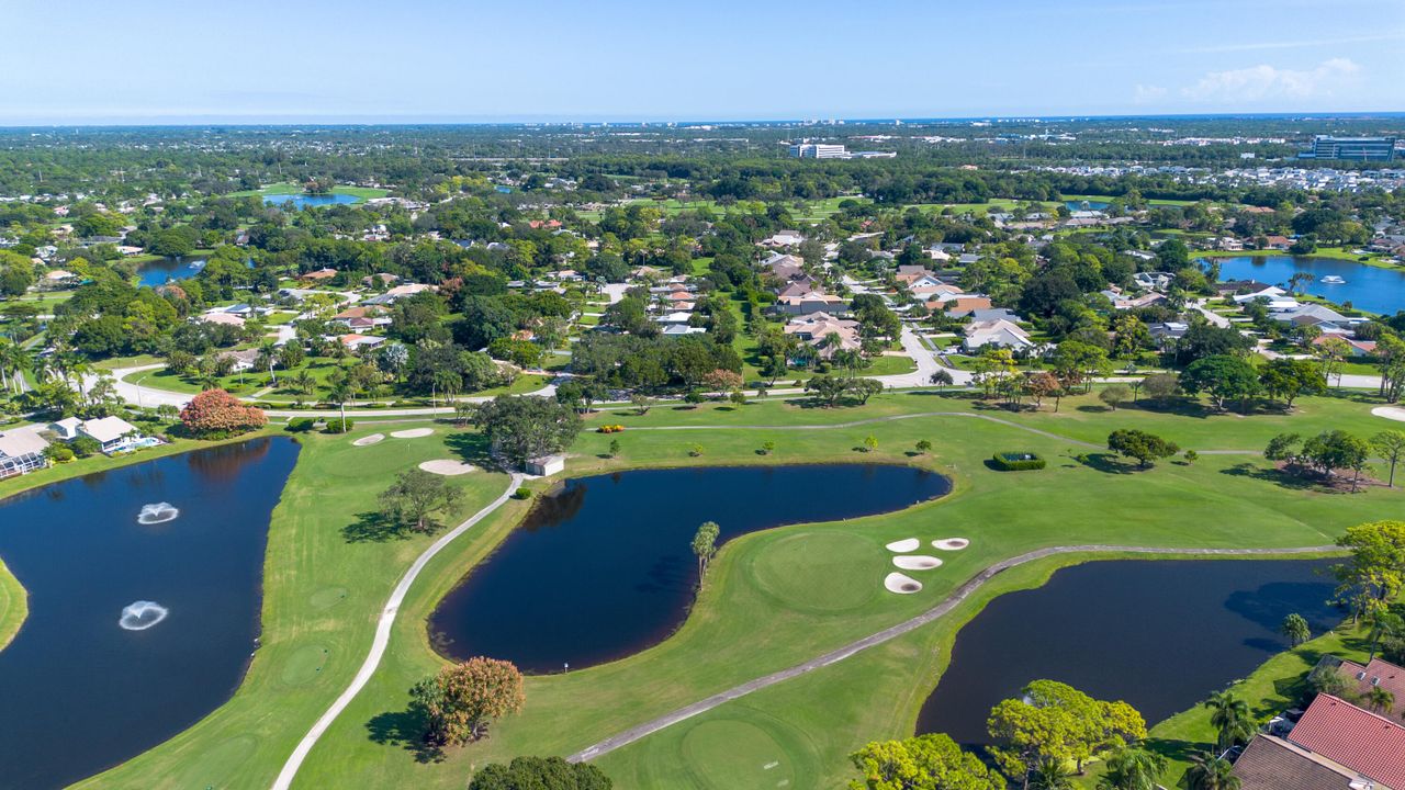 Activo con contrato: $390,000 (2 camas, 2 baños, 1300 Pies cuadrados)