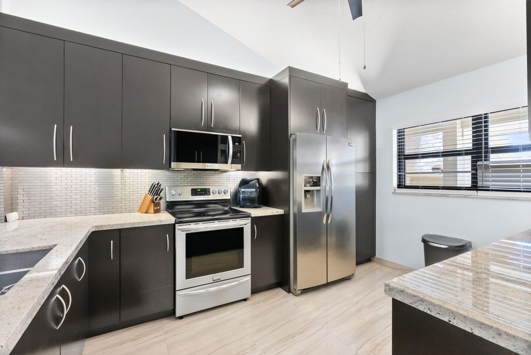 Activo con contrato: $390,000 (2 camas, 2 baños, 1300 Pies cuadrados)