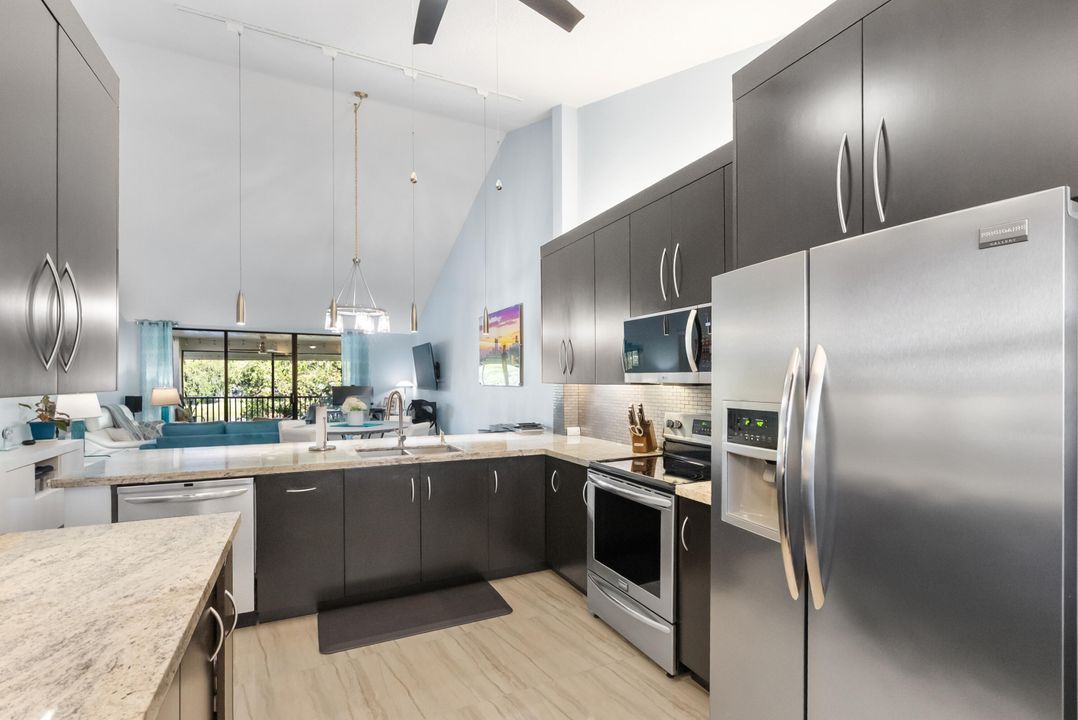 Activo con contrato: $390,000 (2 camas, 2 baños, 1300 Pies cuadrados)