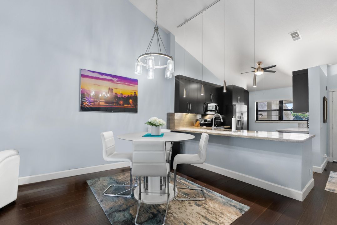 Activo con contrato: $390,000 (2 camas, 2 baños, 1300 Pies cuadrados)