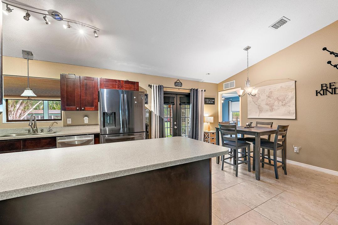 En Venta: $609,900 (3 camas, 2 baños, 1392 Pies cuadrados)