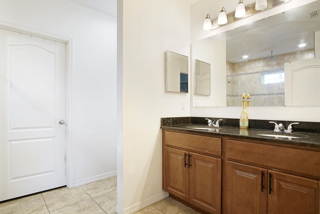 For Sale: $410,000 (3 beds, 2 baths, 1600 Square Feet)