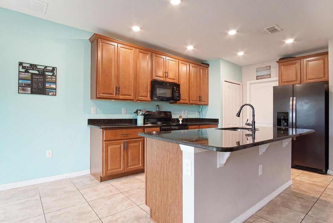 For Sale: $410,000 (3 beds, 2 baths, 1600 Square Feet)