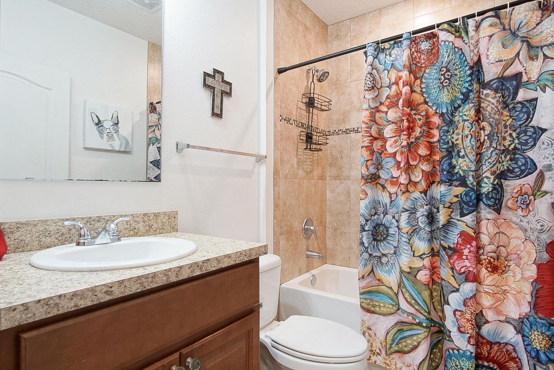 For Sale: $410,000 (3 beds, 2 baths, 1600 Square Feet)