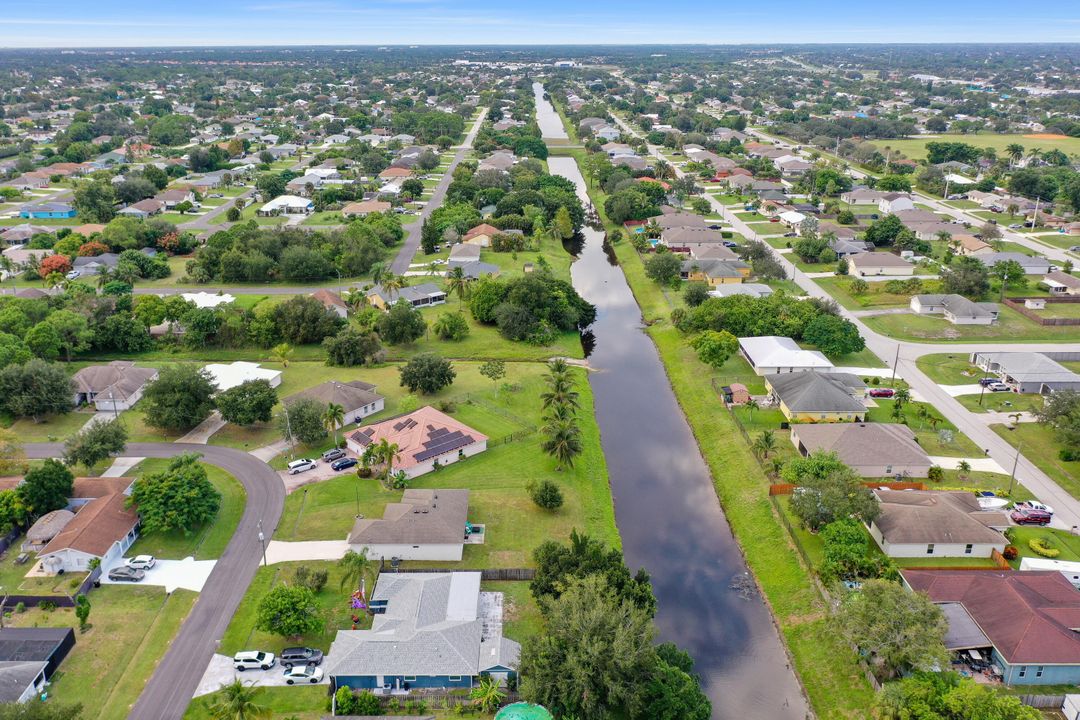 For Sale: $410,000 (3 beds, 2 baths, 1600 Square Feet)