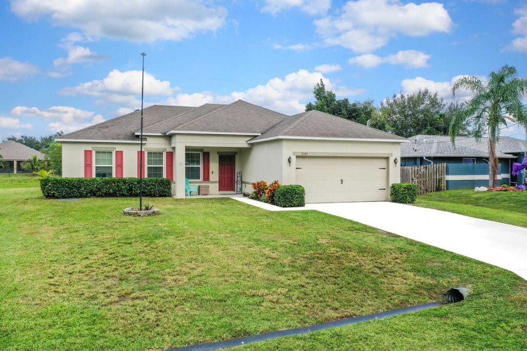 For Sale: $410,000 (3 beds, 2 baths, 1600 Square Feet)