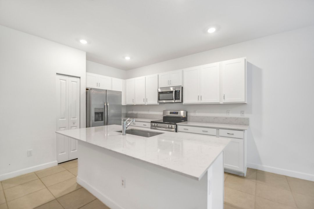 For Rent: $2,750 (3 beds, 2 baths, 1628 Square Feet)