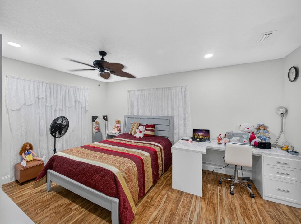 На продажу: $760,000 (2 спален, 2 ванн, 1807 Квадратных фут)