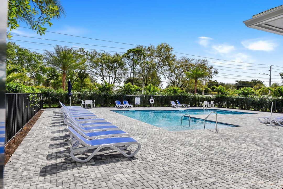 For Rent: $2,750 (3 beds, 2 baths, 1628 Square Feet)