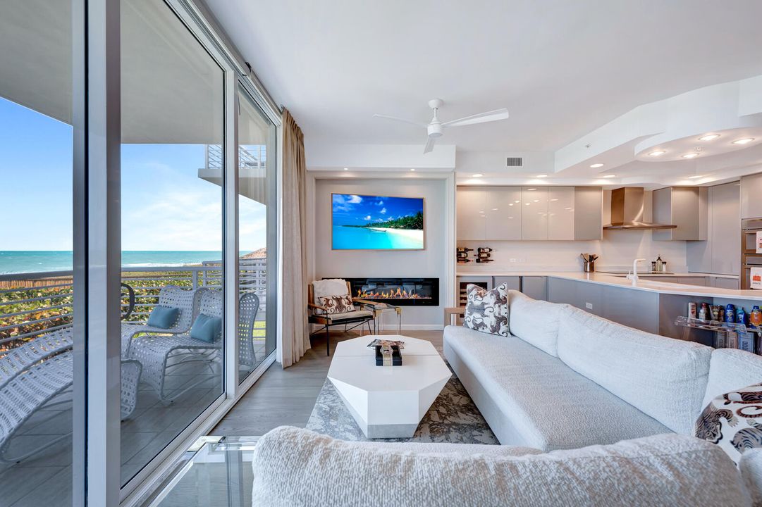 待售: $1,595,000 (2 贝兹, 2 浴室, 1700 平方英尺)