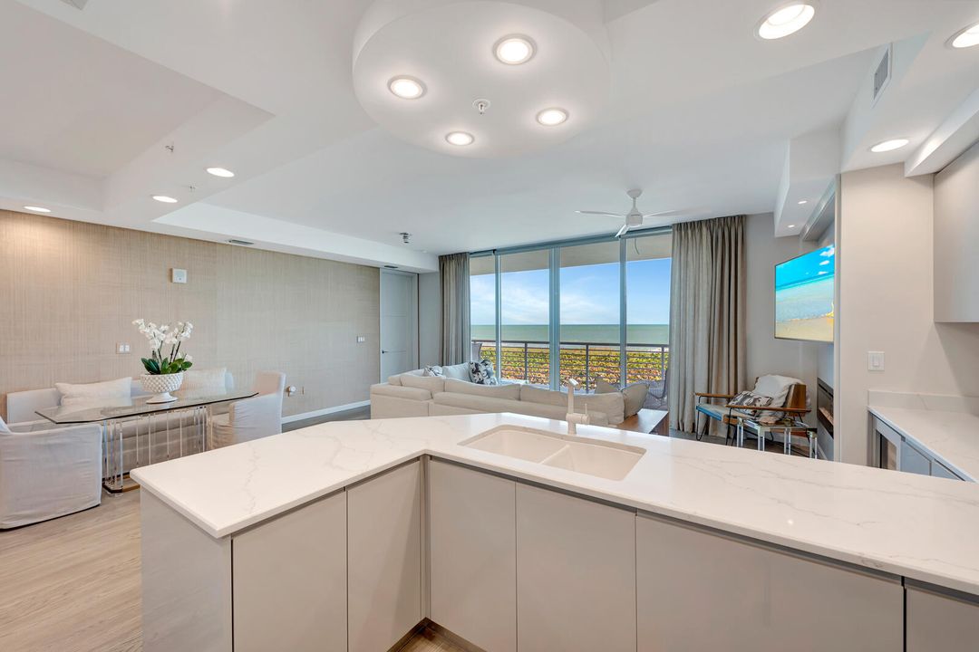 待售: $1,595,000 (2 贝兹, 2 浴室, 1700 平方英尺)