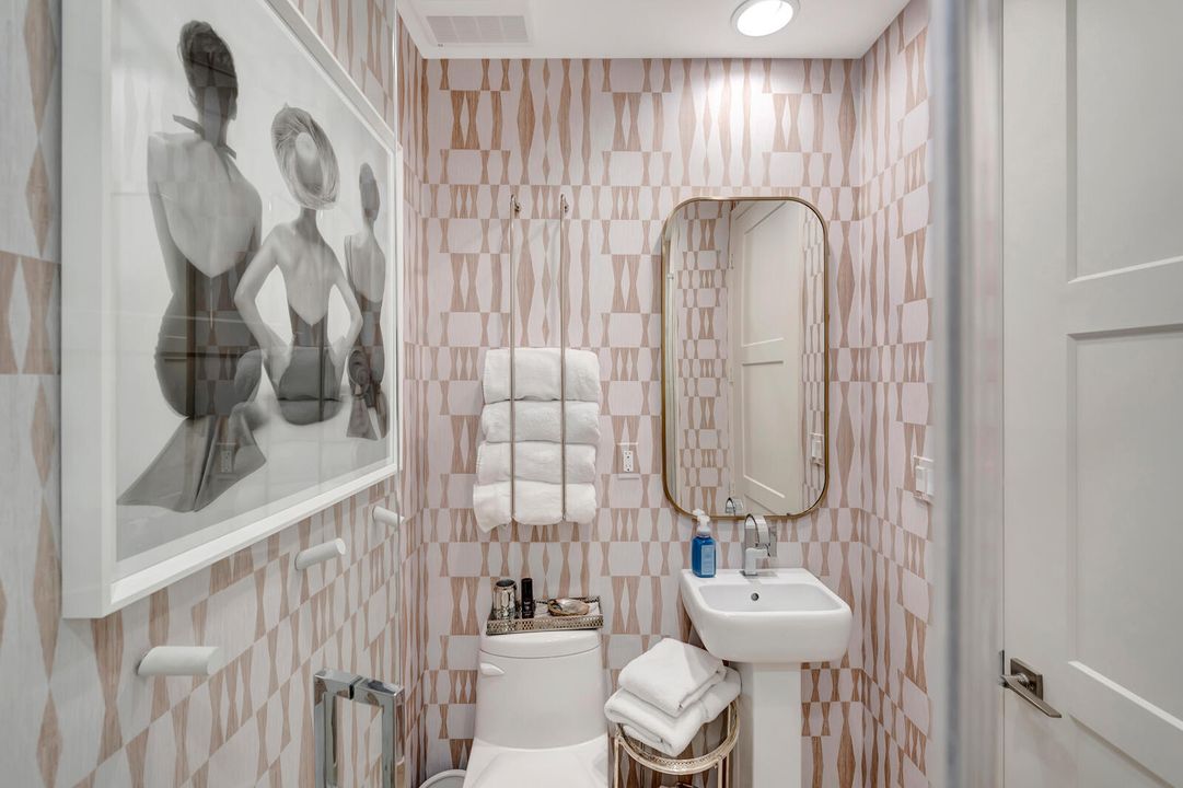 待售: $1,595,000 (2 贝兹, 2 浴室, 1700 平方英尺)