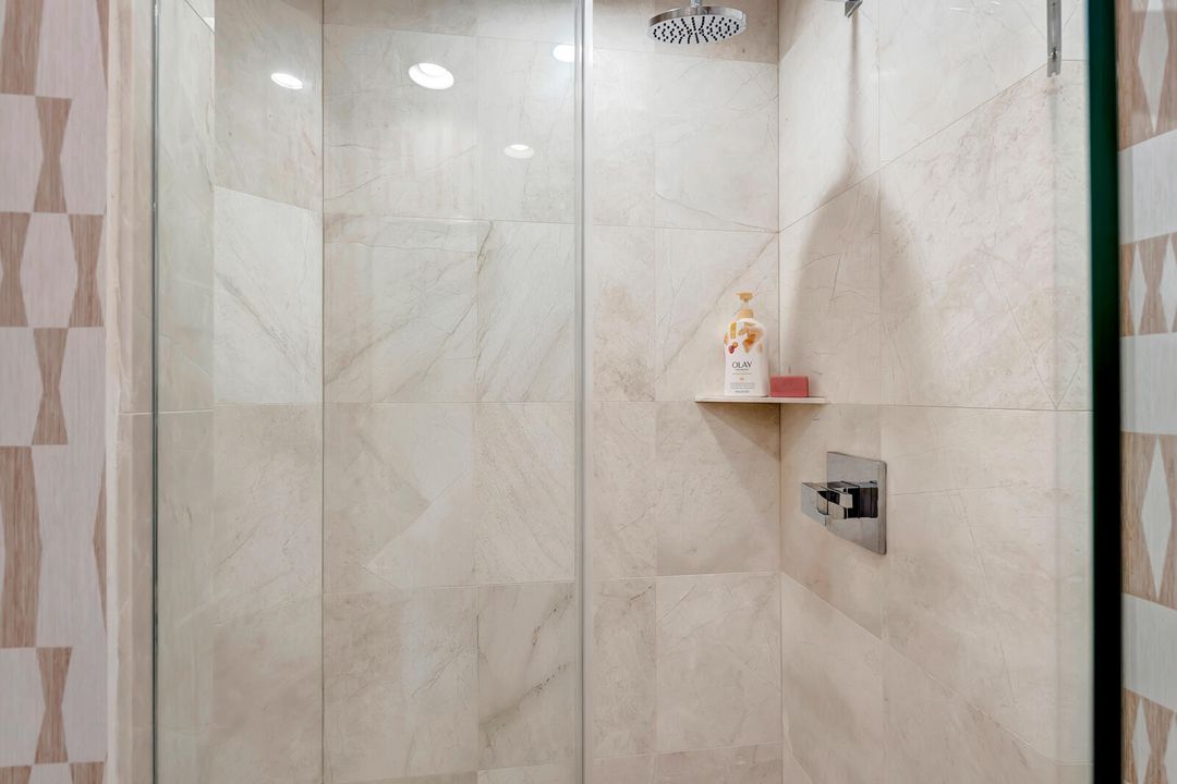 待售: $1,595,000 (2 贝兹, 2 浴室, 1700 平方英尺)