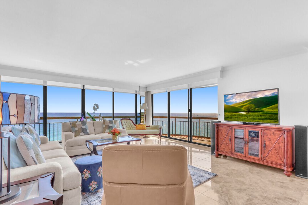 For Rent: $12,000 (2 beds, 3 baths, 2011 Square Feet)