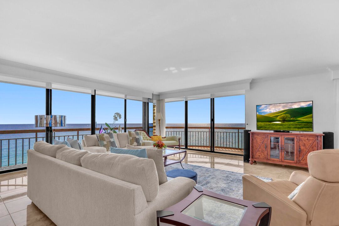 For Rent: $12,000 (2 beds, 3 baths, 2011 Square Feet)