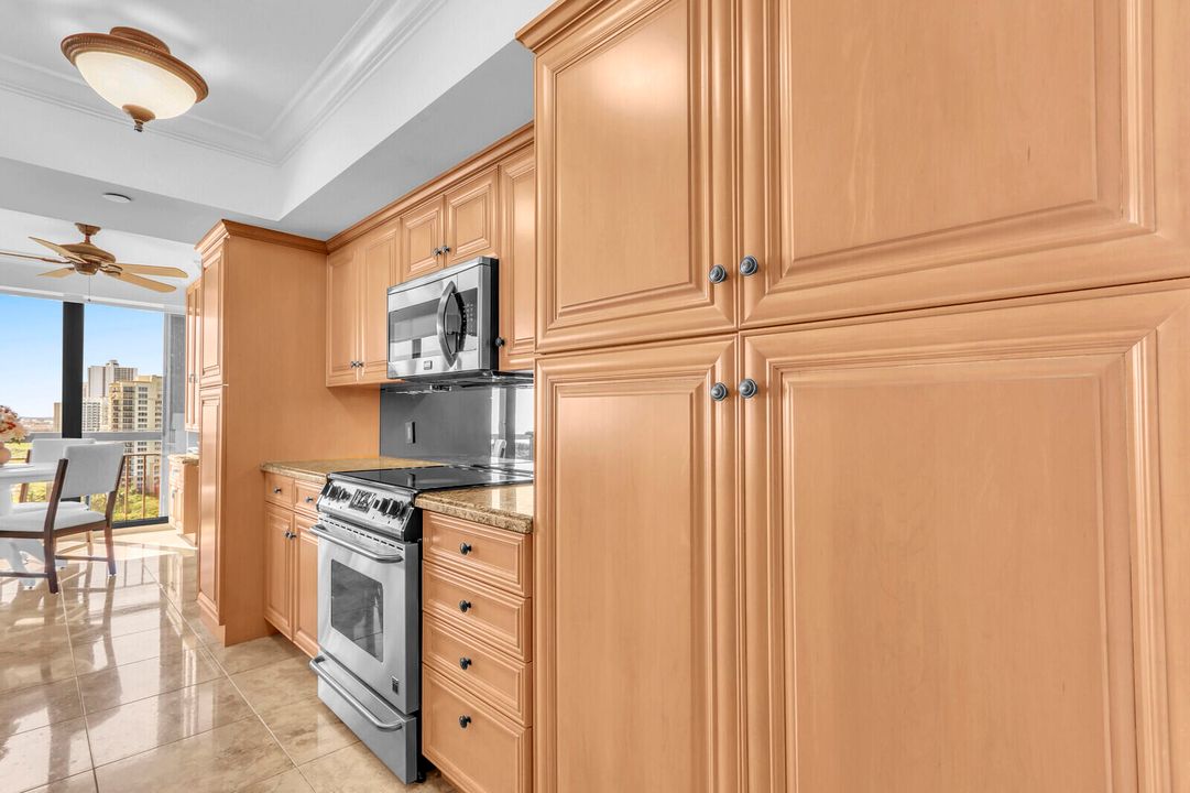 For Rent: $12,000 (2 beds, 3 baths, 2011 Square Feet)