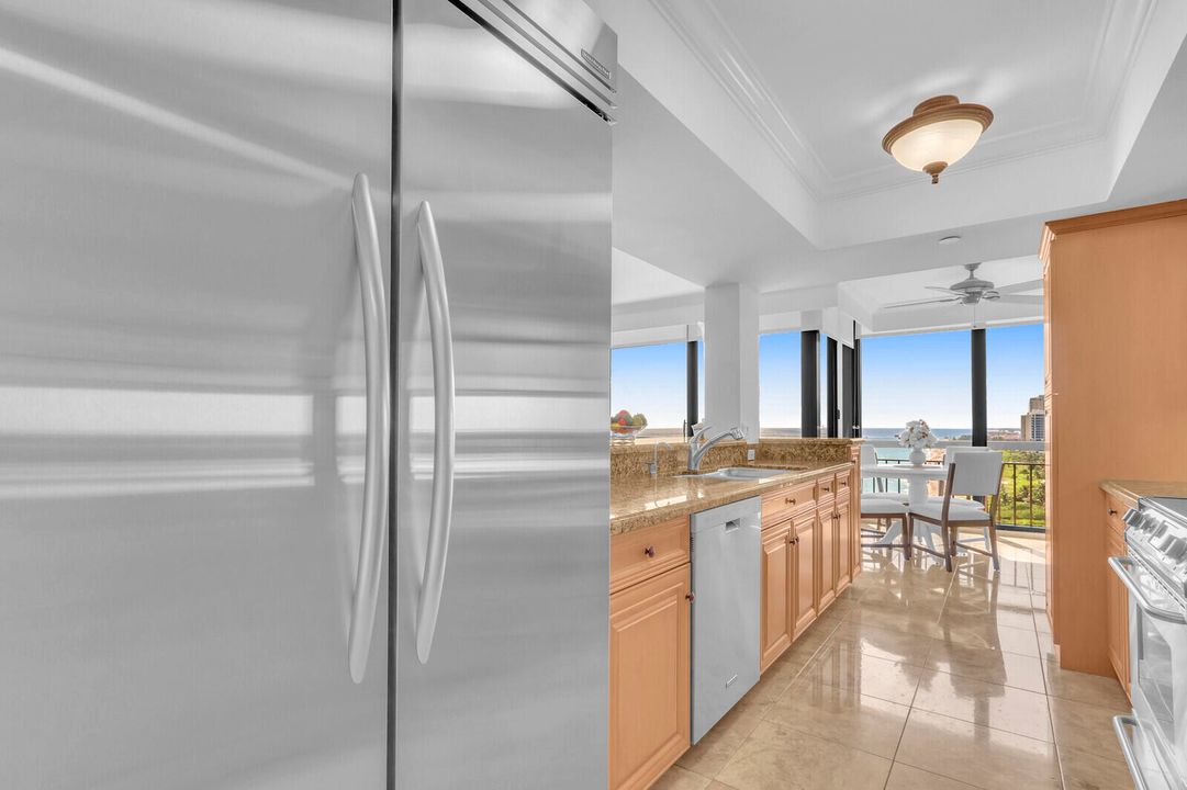 For Rent: $12,000 (2 beds, 3 baths, 2011 Square Feet)