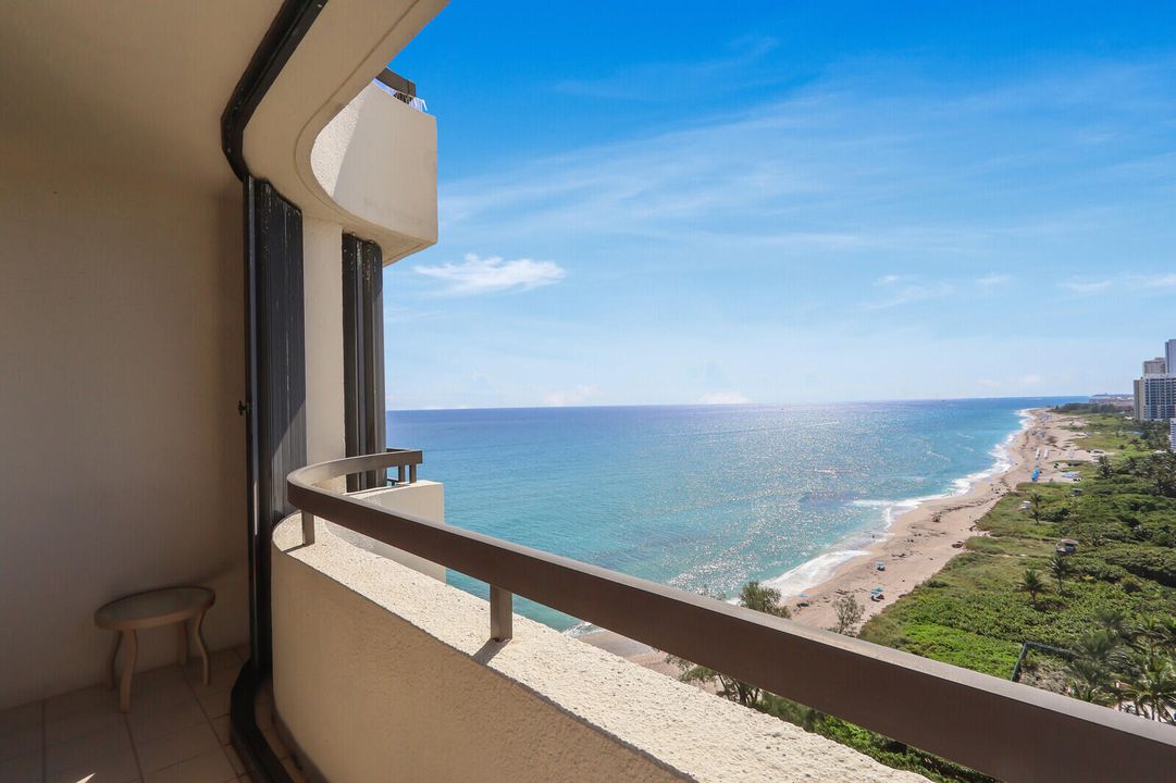 For Rent: $12,000 (2 beds, 3 baths, 2011 Square Feet)