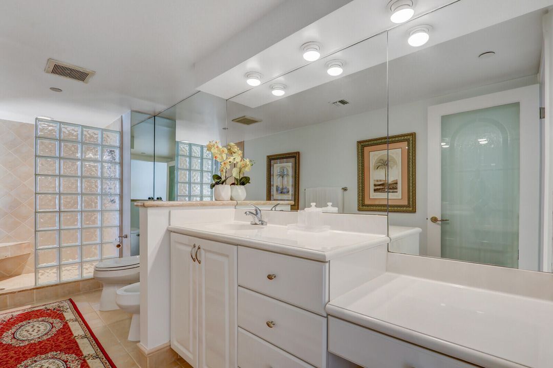 For Rent: $12,000 (2 beds, 3 baths, 2011 Square Feet)