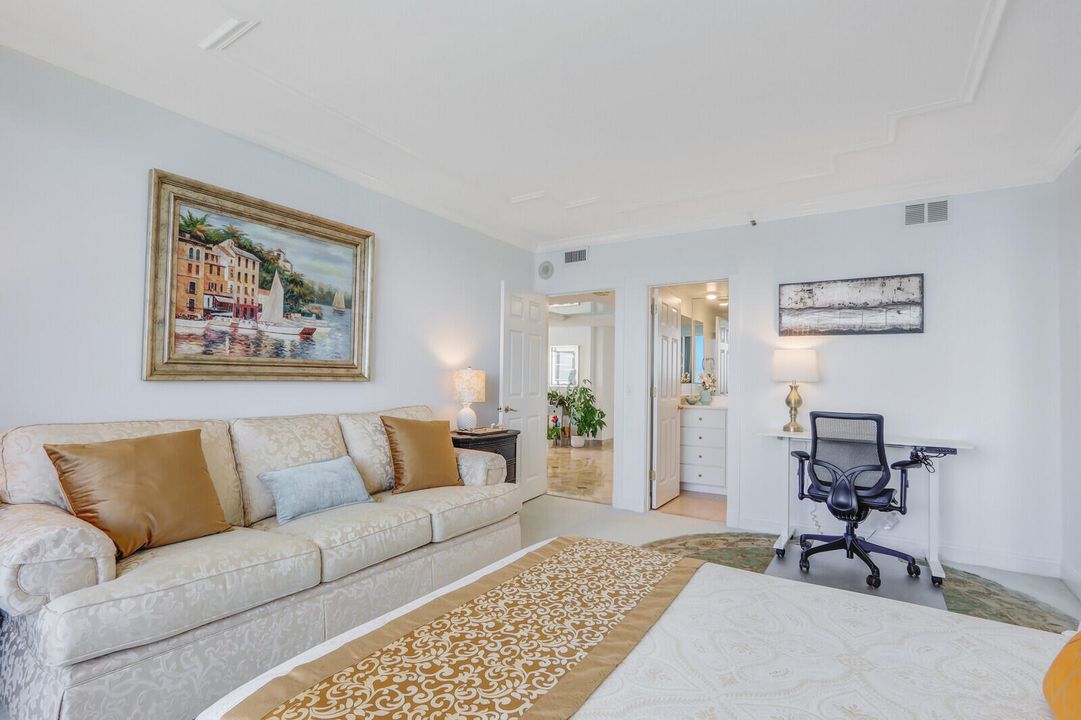 For Rent: $12,000 (2 beds, 3 baths, 2011 Square Feet)