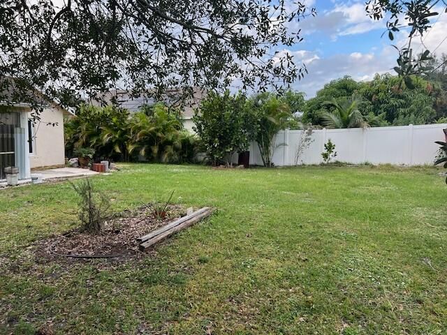 Active With Contract: $350,000 (3 beds, 2 baths, 1351 Square Feet)