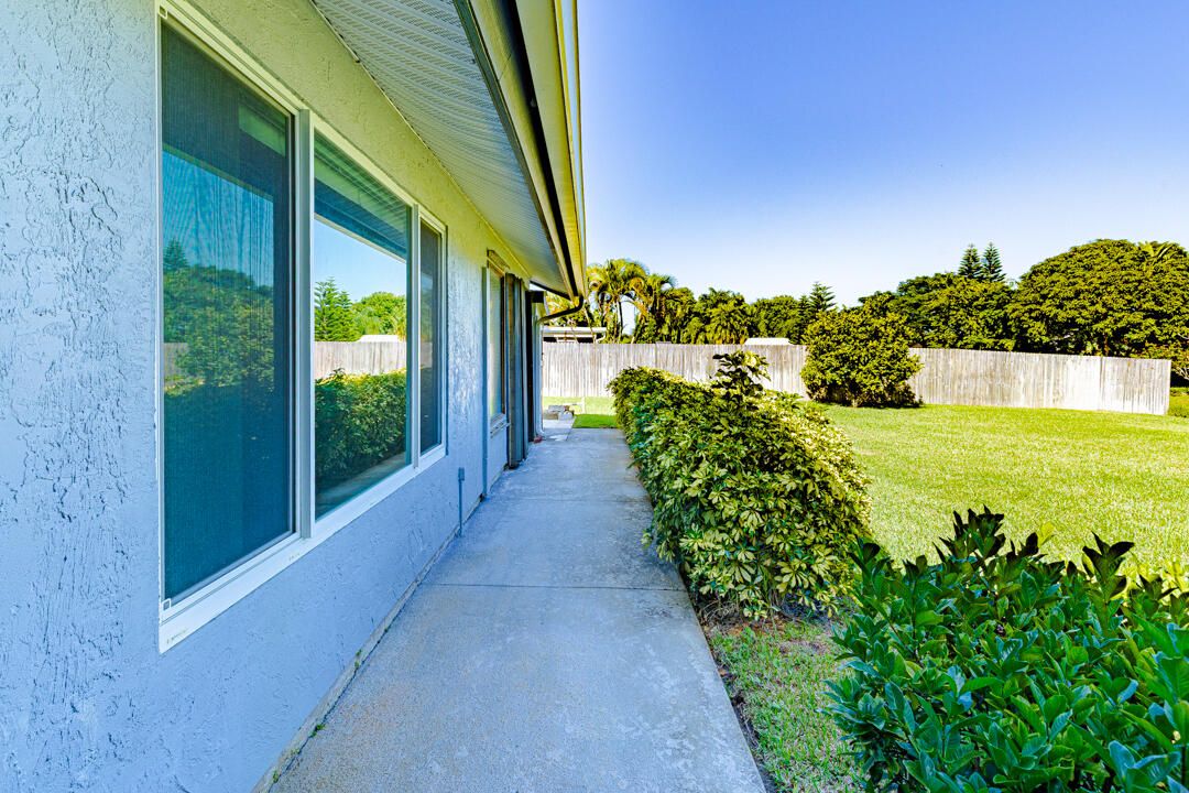 For Sale: $420,000 (3 beds, 2 baths, 1855 Square Feet)