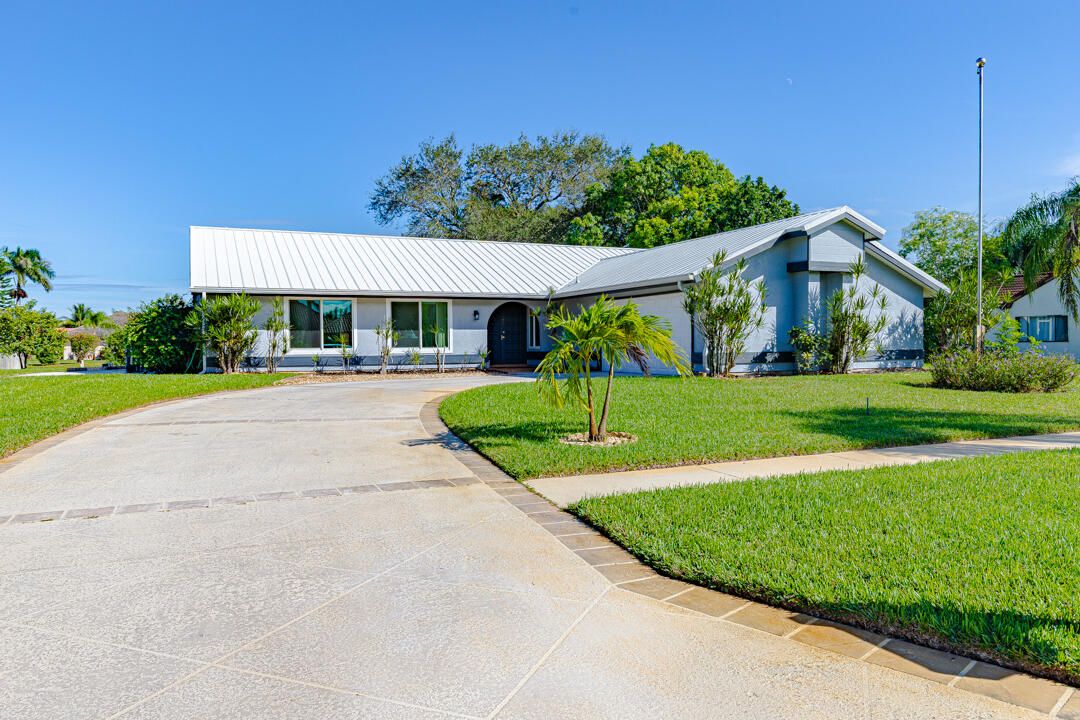 For Sale: $420,000 (3 beds, 2 baths, 1855 Square Feet)