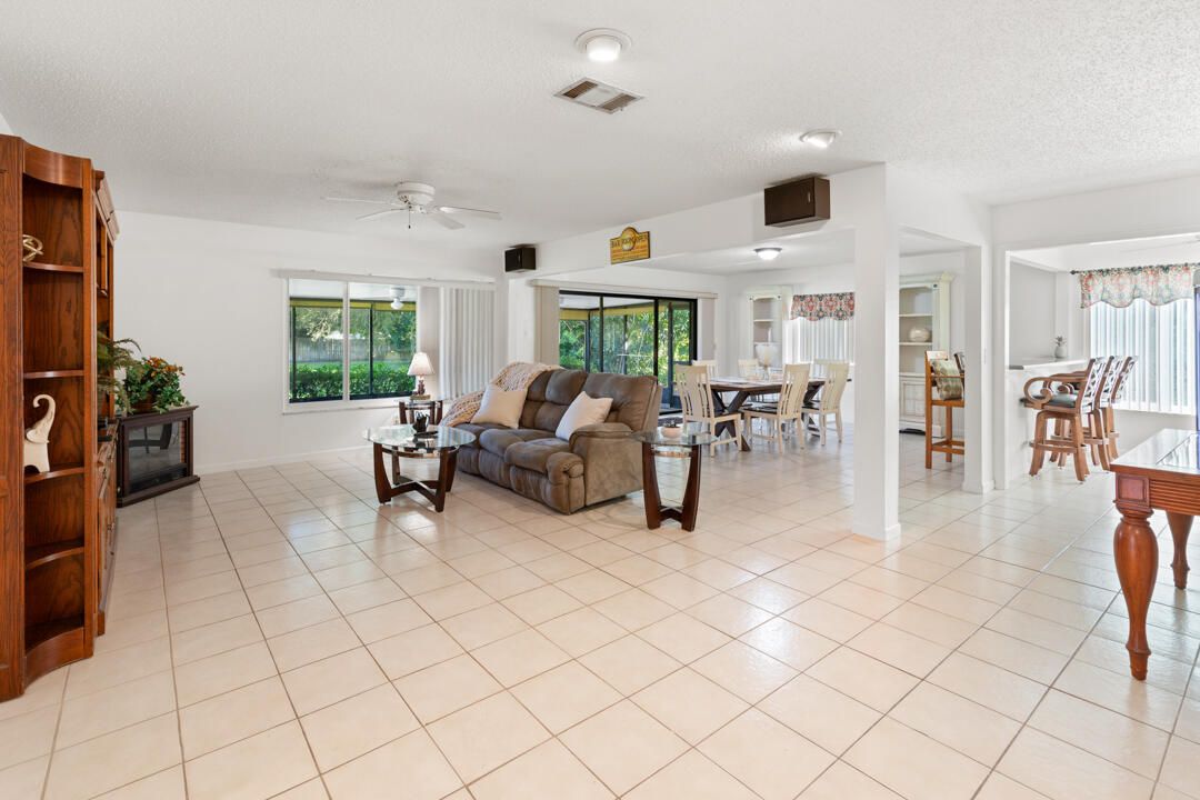 For Sale: $420,000 (3 beds, 2 baths, 1855 Square Feet)