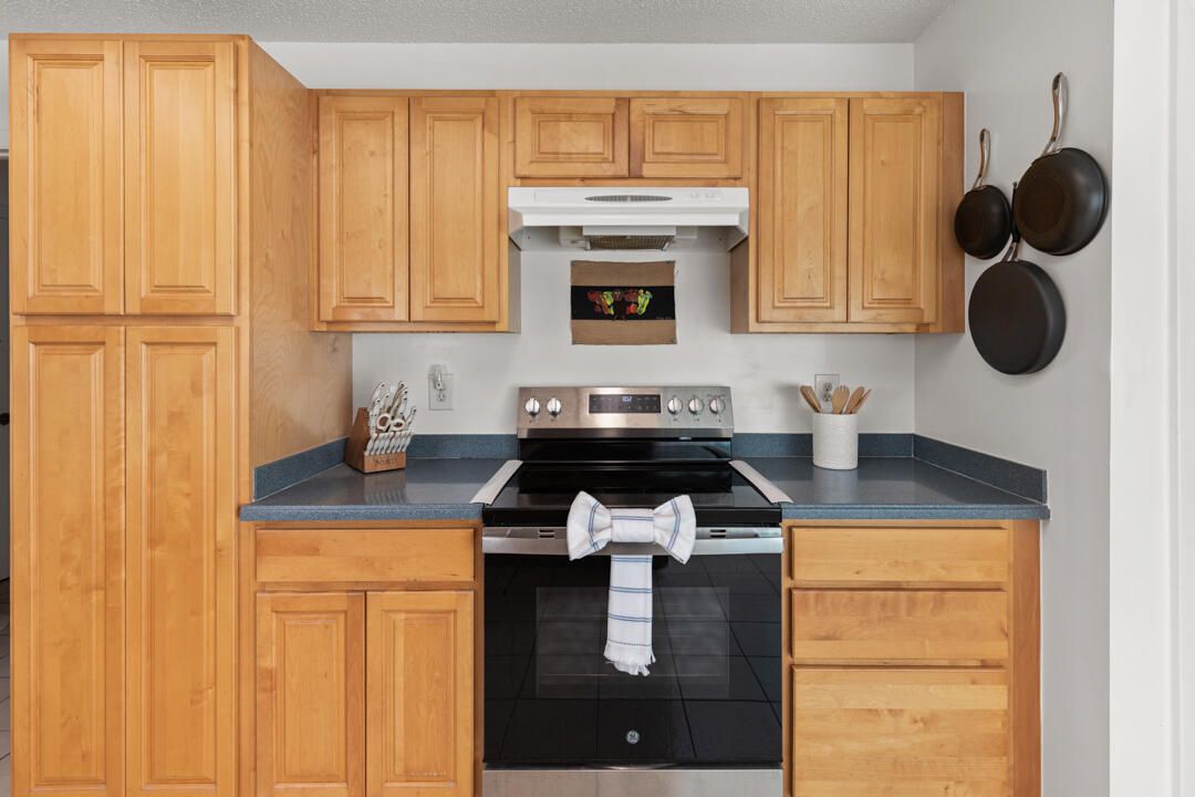 For Sale: $420,000 (3 beds, 2 baths, 1855 Square Feet)