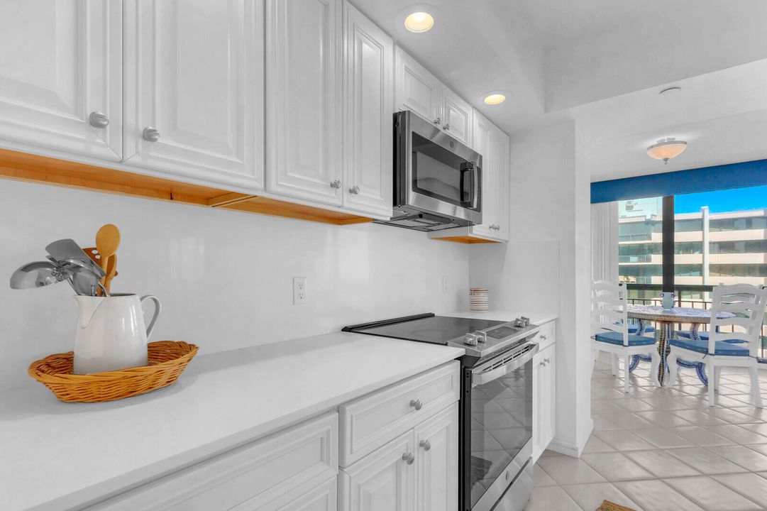 For Rent: $8,000 (2 beds, 3 baths, 2011 Square Feet)