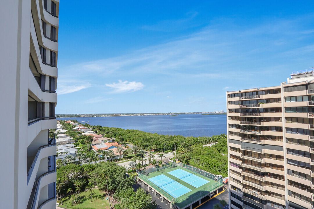 For Rent: $8,000 (2 beds, 3 baths, 2011 Square Feet)