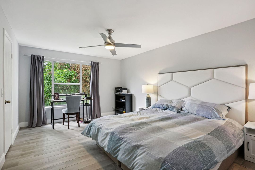 合同活跃: $2,200 (2 贝兹, 1 浴室, 857 平方英尺)