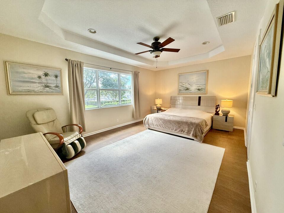 For Sale: $739,999 (5 beds, 3 baths, 2835 Square Feet)