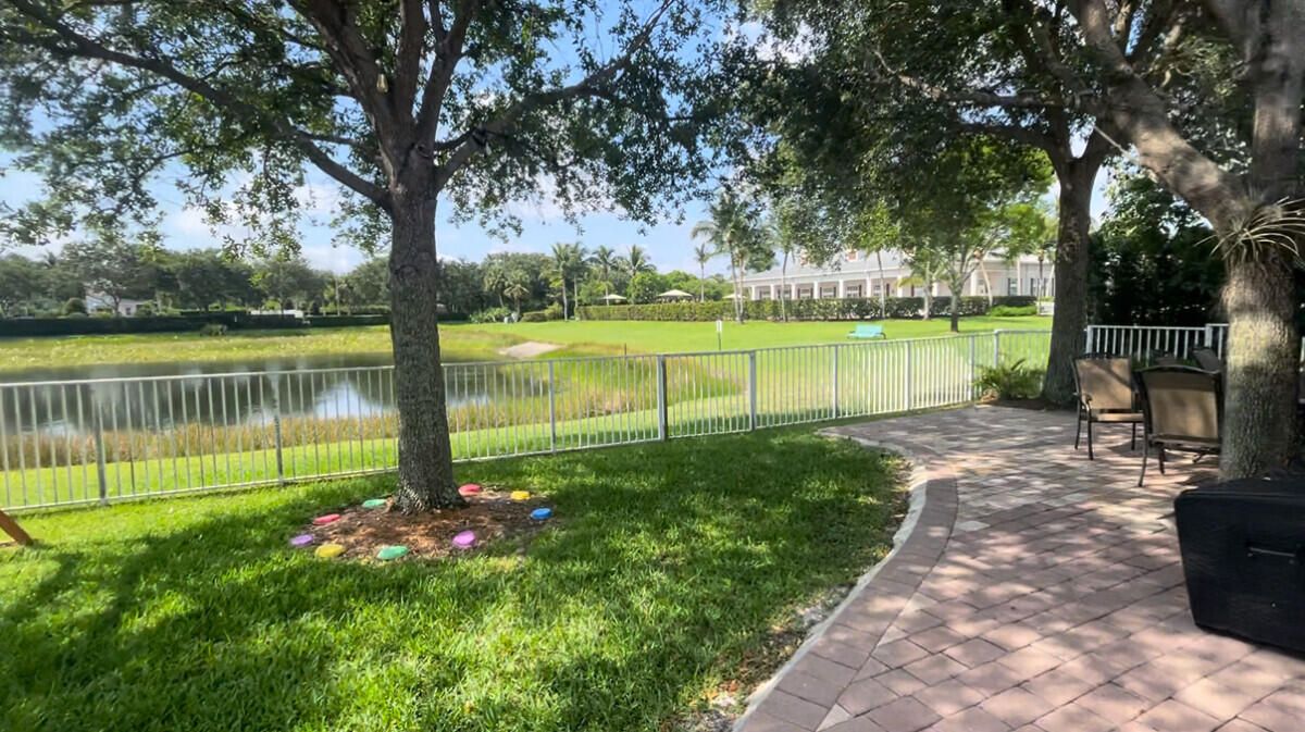 For Sale: $739,999 (5 beds, 3 baths, 2835 Square Feet)