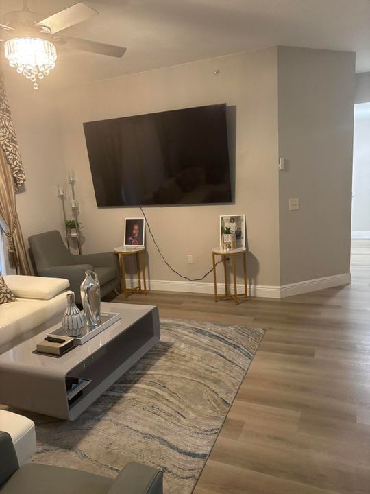 На продажу: $319,000 (3 спален, 2 ванн, 1201 Квадратных фут)