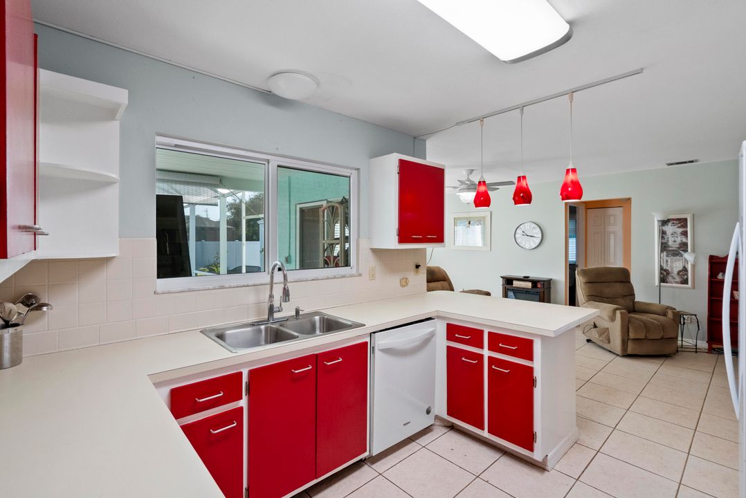For Sale: $422,900 (3 beds, 2 baths, 1559 Square Feet)