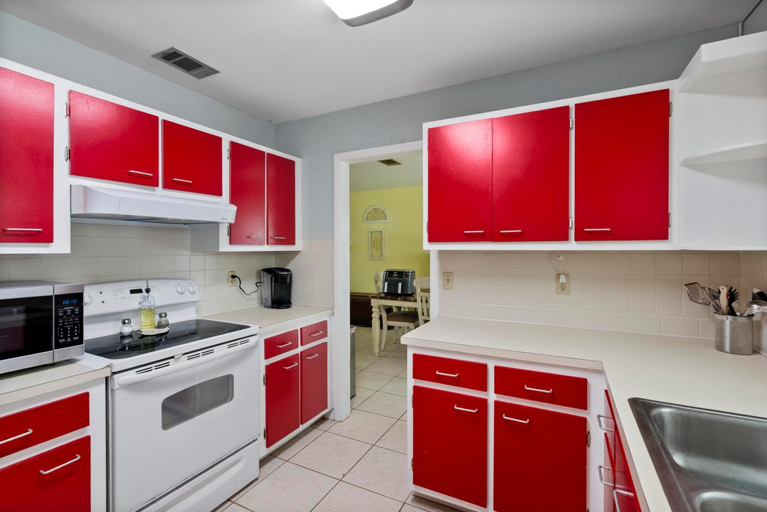 For Sale: $422,900 (3 beds, 2 baths, 1559 Square Feet)