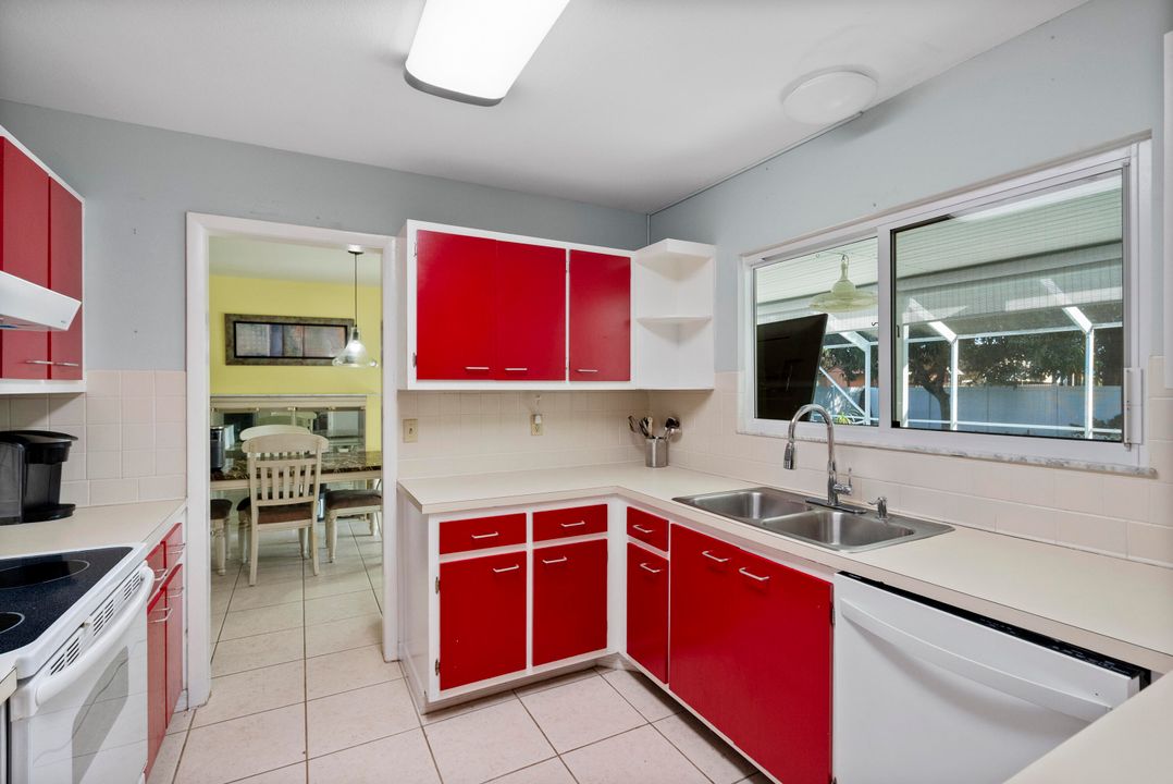 For Sale: $422,900 (3 beds, 2 baths, 1559 Square Feet)