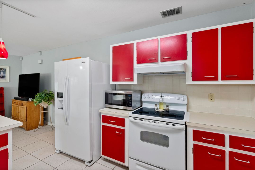 For Sale: $422,900 (3 beds, 2 baths, 1559 Square Feet)