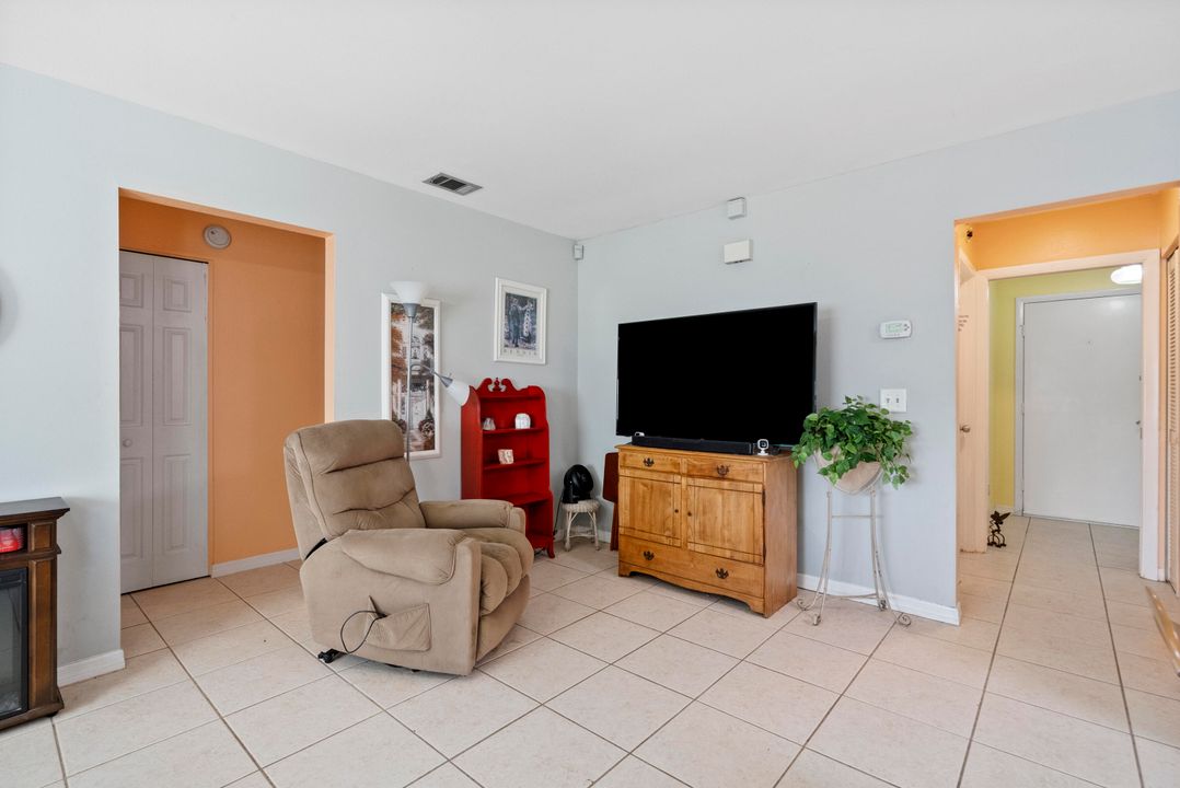 For Sale: $422,900 (3 beds, 2 baths, 1559 Square Feet)
