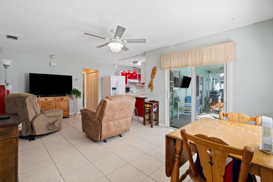 For Sale: $422,900 (3 beds, 2 baths, 1559 Square Feet)